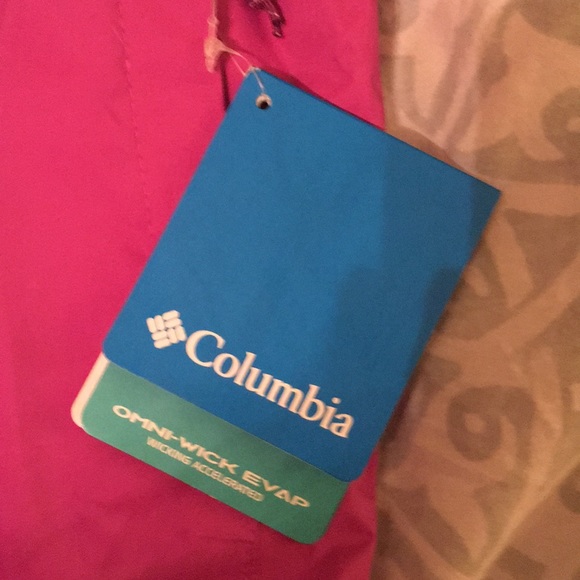 Women’s Columbia Rain Jacket - Picture 2 of 4